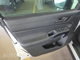 2024 Nissan Pathfinder S – miniatura 21