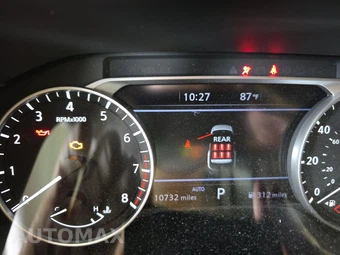 2024 Nissan Pathfinder S – miniatura 8