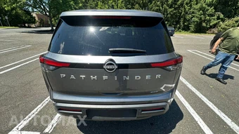 2024 Nissan Pathfinder S - miniatura 11