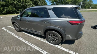 2024 Nissan Pathfinder S - miniatura 12
