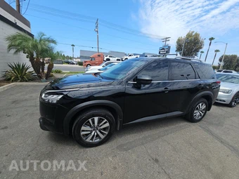 2024 Nissan Pathfinder SL