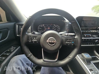 2024 Nissan Pathfinder SL - miniatura 10