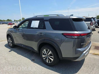 2024 Nissan Pathfinder SL - miniatura 2