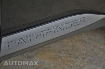 2024 Nissan Pathfinder SL - miniatura 8