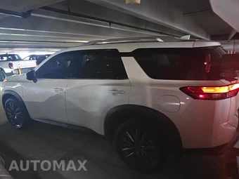 2024 Nissan Pathfinder SL - miniatura 8
