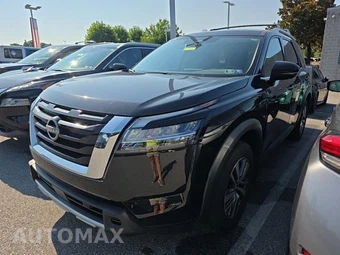 2024 Nissan Pathfinder SL