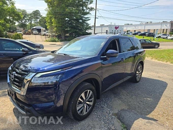2024 Nissan Pathfinder SL