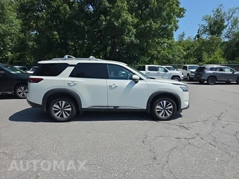 2024 Nissan Pathfinder SL - miniatura 4