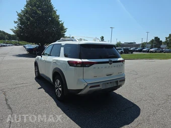2024 Nissan Pathfinder SL - miniatura 7