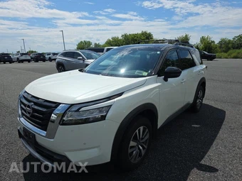 2024 Nissan Pathfinder SL