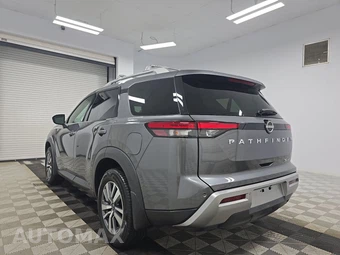 2024 Nissan Pathfinder SL – miniatura 6