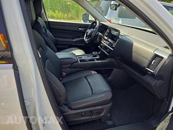 2024 Nissan Pathfinder SL – miniatura 8
