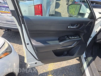 2024 Nissan Pathfinder SL – miniatura 9