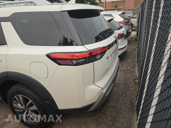 2024 Nissan Pathfinder SL – miniatura 6