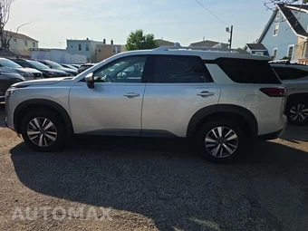 2024 Nissan Pathfinder SL – miniatura 8