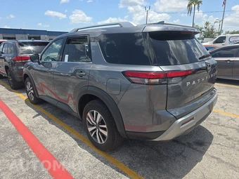 2024 Nissan Pathfinder SL – miniatura 6