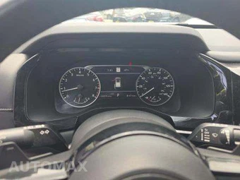 2024 Nissan Pathfinder SL – miniatura 9