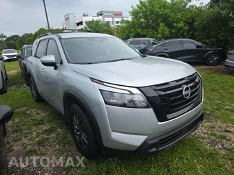 2024 Nissan Pathfinder SV - miniatura 3
