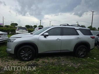 2024 Nissan Pathfinder SV - miniatura 8