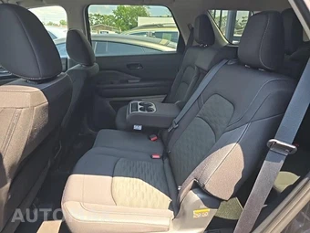2024 Nissan Pathfinder SV – miniatura 16