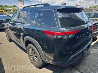 2024 Nissan Pathfinder SV – miniatura 6