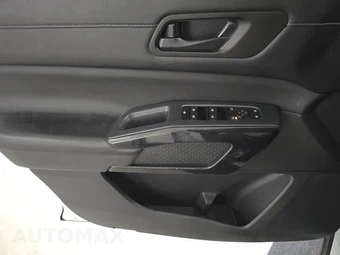 2024 Nissan Pathfinder SV – miniatura 9