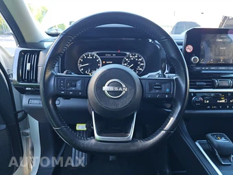 2024 Nissan Pathfinder SV – miniatura 10