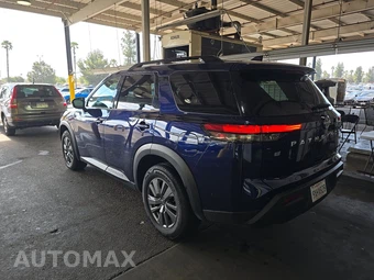 2024 Nissan Pathfinder SV – miniatura 6