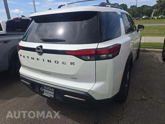 2024 Nissan Pathfinder SV – miniatura 3