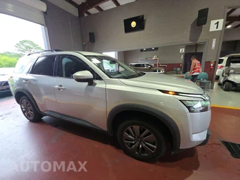 2024 Nissan Pathfinder SV - miniatura 3