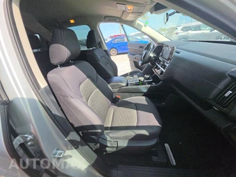 2024 Nissan Pathfinder SV – miniatura 14