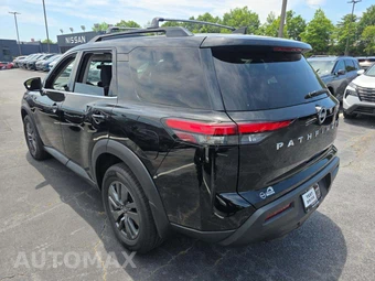 2024 Nissan Pathfinder SV – miniatura 2