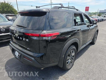 2024 Nissan Pathfinder SV – miniatura 3