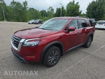 2024 Nissan Pathfinder SV