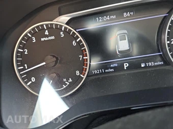 2024 Nissan Pathfinder SV - miniatura 13
