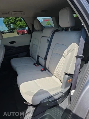 2024 Nissan Pathfinder SV - miniatura 14