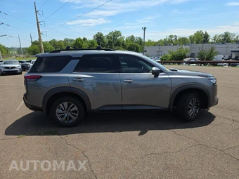 2024 Nissan Pathfinder SV - miniatura 4