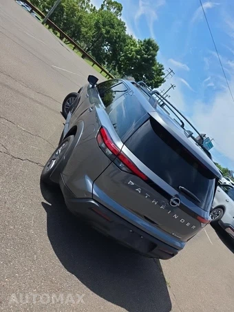 2024 Nissan Pathfinder SV - miniatura 7