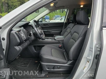 2024 Nissan Pathfinder SV – miniatura 17