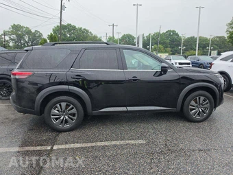 2024 Nissan Pathfinder SV – miniatura 4