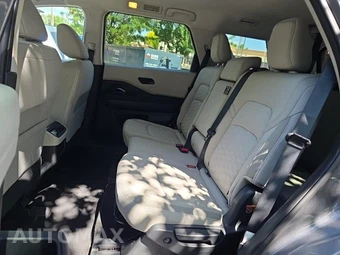 2024 Nissan Pathfinder SV – miniatura 14
