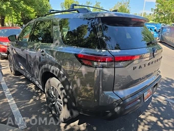 2024 Nissan Pathfinder SV – miniatura 7