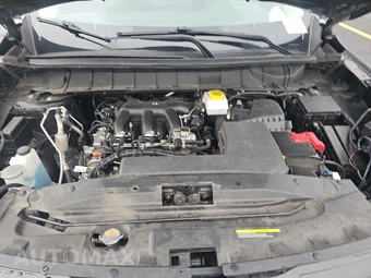 2024 Nissan Pathfinder SV – miniatura 15