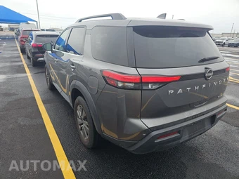2024 Nissan Pathfinder SV – miniatura 6