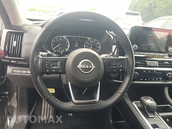2024 Nissan Pathfinder SV - miniatura 10