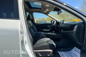 2024 Nissan Rogue Platinum - miniatura 11