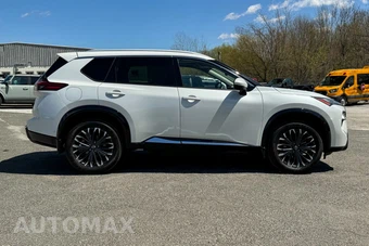 2024 Nissan Rogue Platinum - miniatura 2