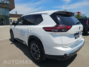2024 Nissan Rogue Platinum – miniatura 2