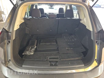 2024 Nissan Rogue S – miniatura 16