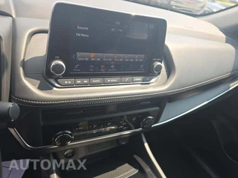 2024 Nissan Rogue S – miniatura 10